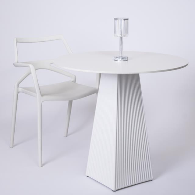 Rental store for GATSBY TABLE 31 RD, 30 H WHITE in Miami FL